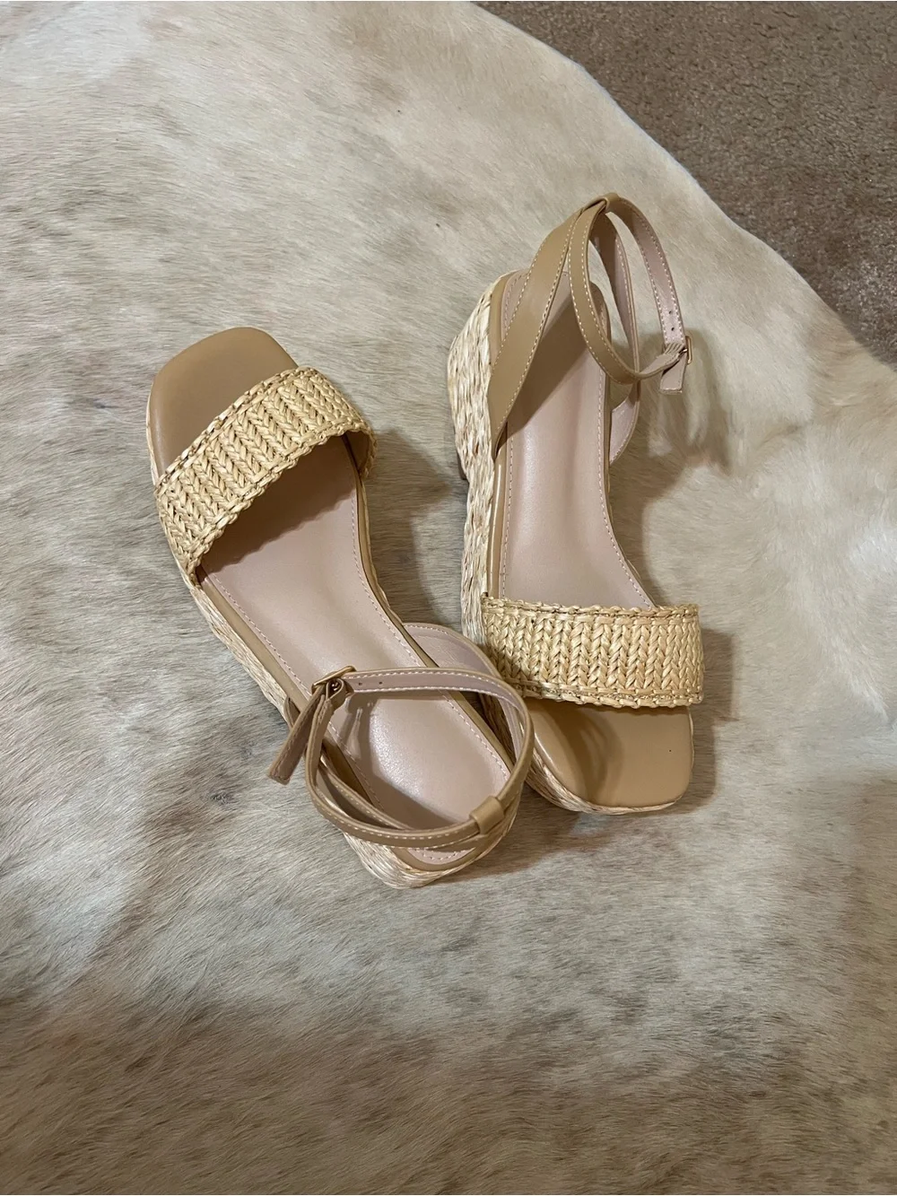 Womens Tan Woven Platform Sandals(worn once)
